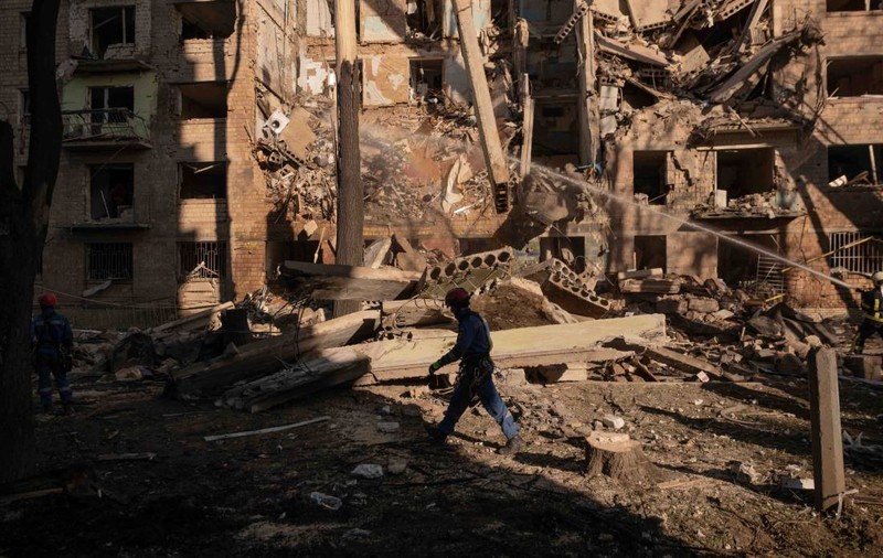 Un oraș cheie din estul Ucrainei atacat violent de Rusia, în timp ce Kremlinul salută cooperarea cu Coreea de Nord