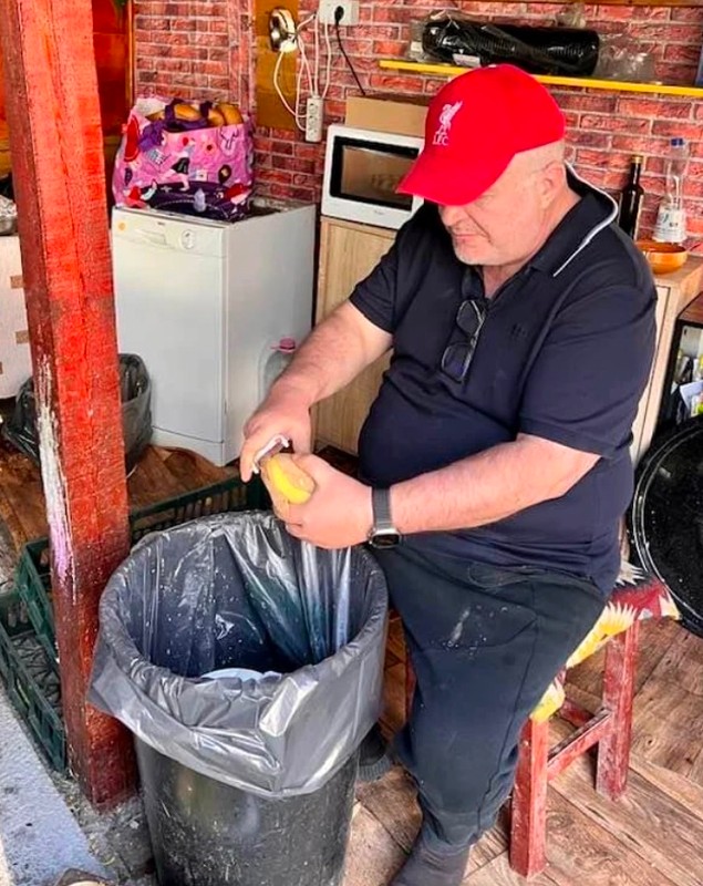 Cât costă porția de varză călită cu ciolan la restaurantul lui Florin Călinescu. Clienții au fost surprinși când au văzut prețurile preparatelor
