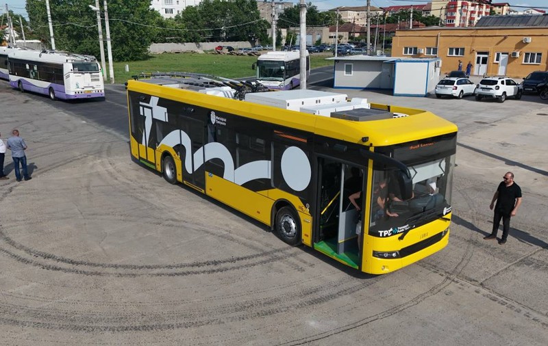 Cum arată noile troleibuze Bozankaya, cumpărate de Primăria Timișoara. Primul dintre ele a ajuns deja în oraș