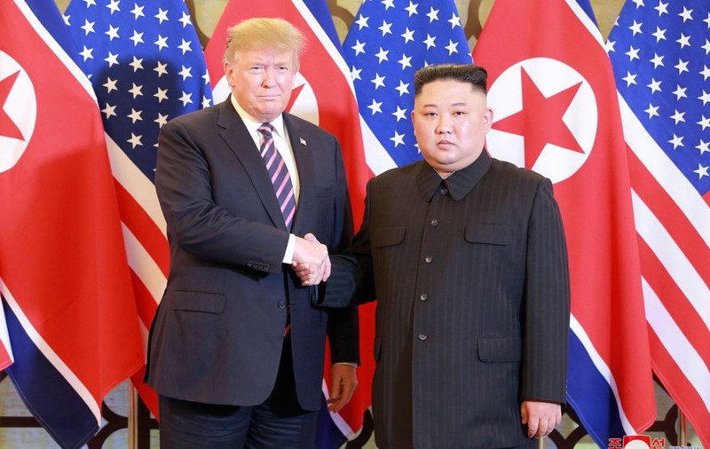 Coreea de Nord vrea să reînceapă negocierile nucleare cu SUA, dacă Donald Trump va fi reales președinte, spune un diplomat care a dezertat în Sud