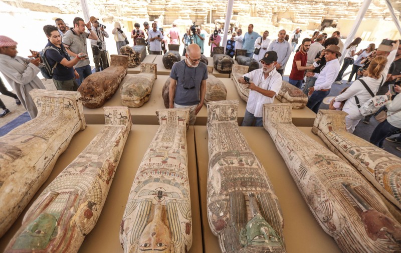 250 de sarcofage și 150 de statuete din bronz, descoperite într-o necropolă din apropiere de Cairo