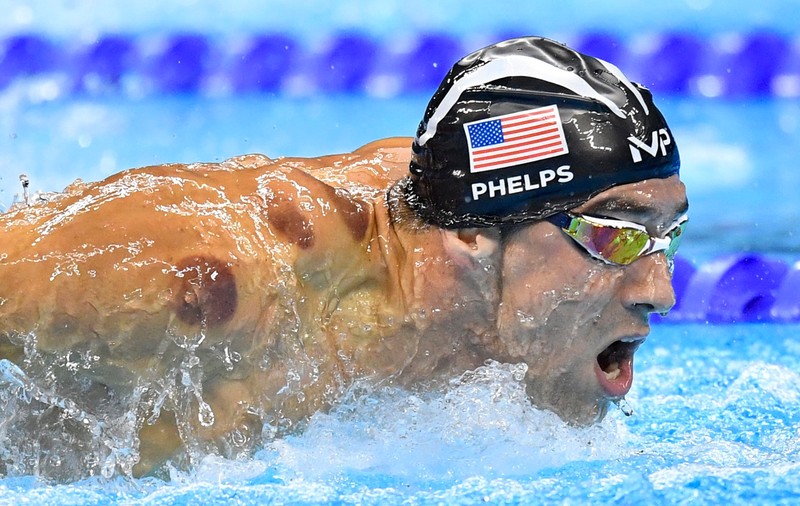 Recordmenul absolut, Michael Phelps se va întrece cu un rechin alb