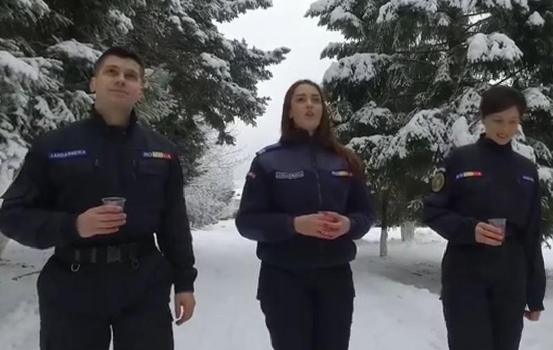 VIDEO/Jandarmeria Română îi aduce un omagiu lui Mihai Eminescu. Internauții acuză în versuri
