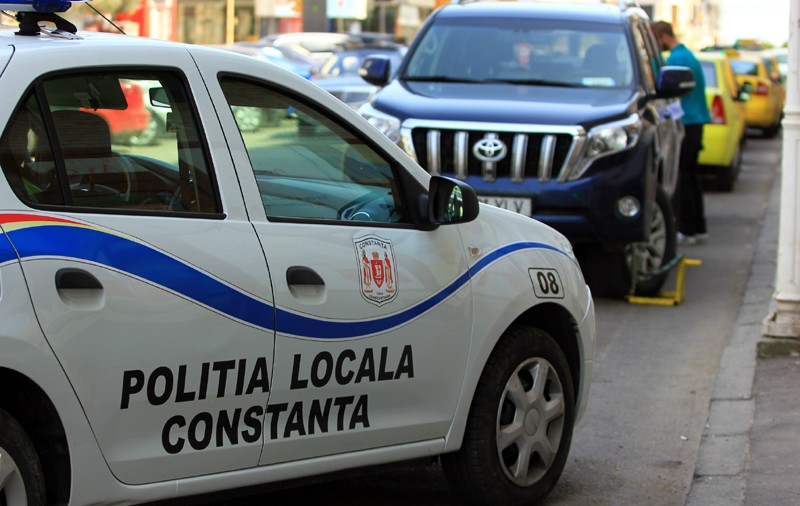 Detalii despre polițiștii locali din Constanța acuzați că ar fi luat o prostituată în mașina de serviciu: “Au staționat 20 de secunde”