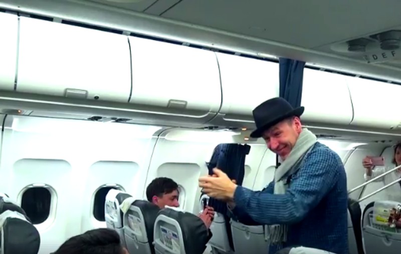 Zdob si Zdub au susținut un recital la înălțime. Ce s-a întâmplat în timpul zborului