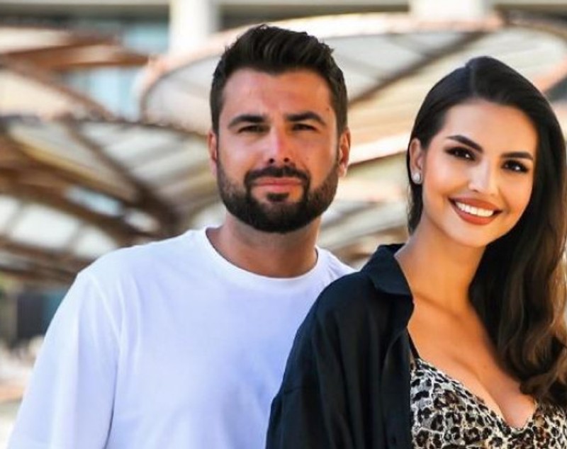 Unde a cerut-o Adrian Mutu pe Sandra în căsătorie. Detalii despre momentul emoționant. „N-am ieșit 4 luni deloc din hotel”