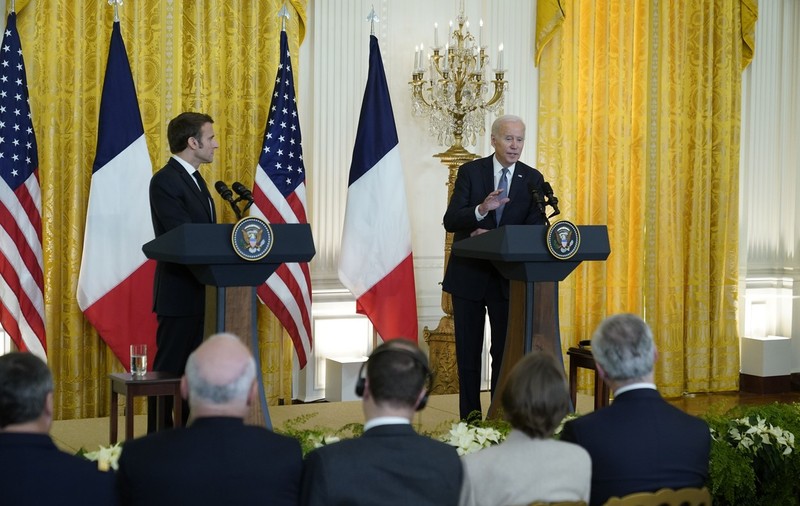 Biden l-a primit pe Macron la Casa Albă. Cei doi lideri își reafirmă sprijinul pentru Ucraina „atât timp cât va fi necesar”