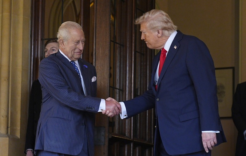 Conversația misterioasă dintre regele Charles și Donald Trump, dezvăluită de un cititor pe buze
