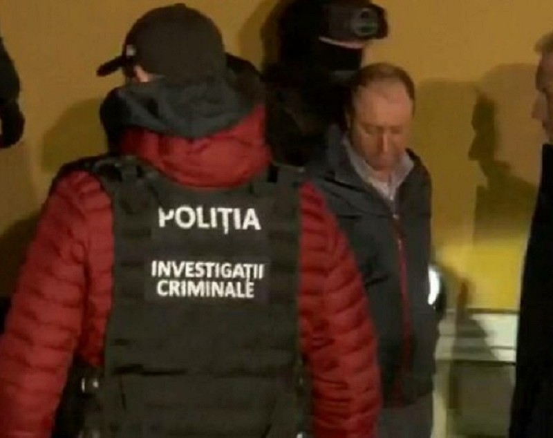 El e criminalul de la Bran, bărbatul care i-a ucis pe Nicu și pe Alexandra, verii lui, cu toporul
