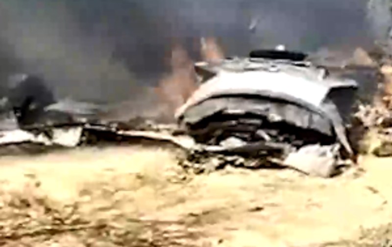 Trei oameni au murit, după ce un avion MiG-21 s-a prăbușit peste o casă, în India. Pilotul a reușit să se ejecteze