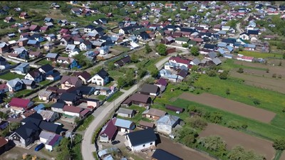 Într-un sat din România, unul din trei locuitori are ajutor social: „Fiecare familie are câte 4-5 până la 10 copii”