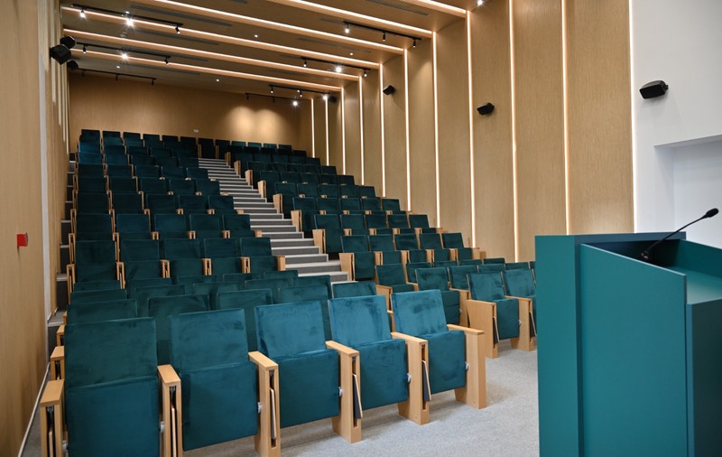 Sectorul 4 al Municipiului București a devenit Centru Universitar de Excelență. A fost deschis Amfiteatrul UMF „Carol Davila”, cea mai nouă facilitate educațională de profil, destinată studenților Facultății de Stomatologie