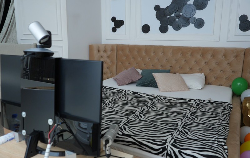 500.000 de modele din industria videochat-ului trebuie să-și declare veniturile la ANAF, după intrarea în vigoare a unei directive europene