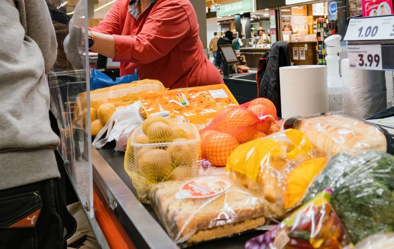 TVA 0% la alimente precum pâinea, laptele, carnea, peștele, fructele și legumele, măsură luată în calcul de politicieni pentru a-i ajuta pe germanii mai puțin înstăriți