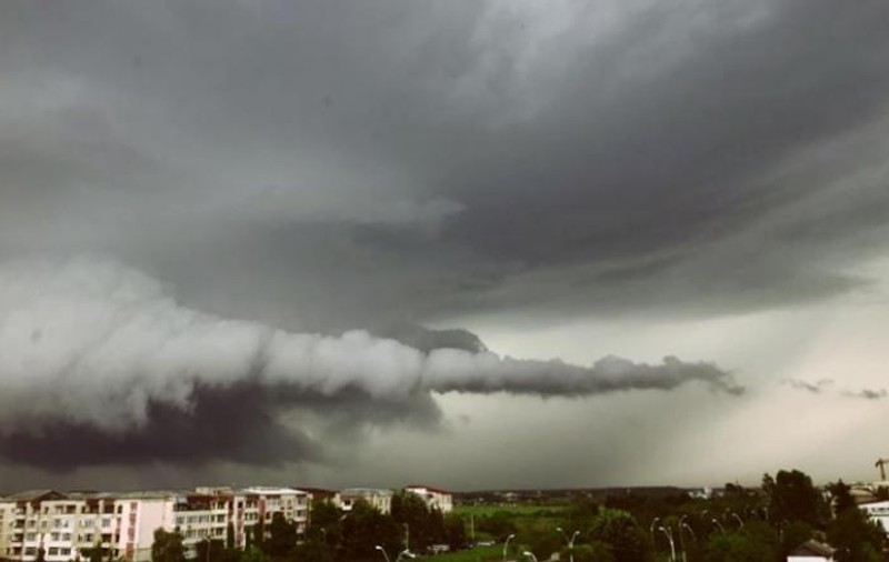 Urmează sezonul tornadelor în România. Ce zone sunt lovite frecvent