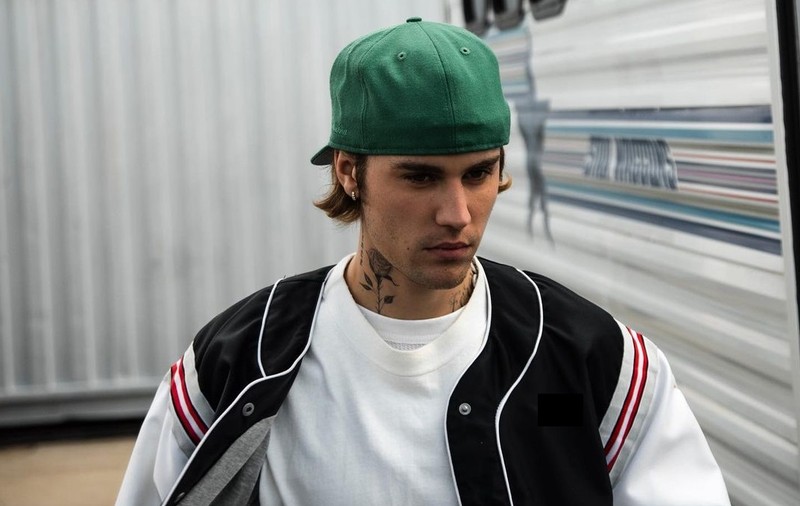 „Este un gunoi”. Justin Bieber, mesaj critic la adresa H&M după ce i-a folosit imaginea într-o colecție