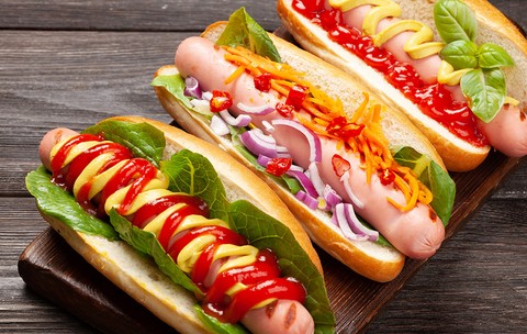 Consumul de hotdog scurtează viața cu 36 de minute: „Pierzi 45 de secunde per gram de carne procesată”