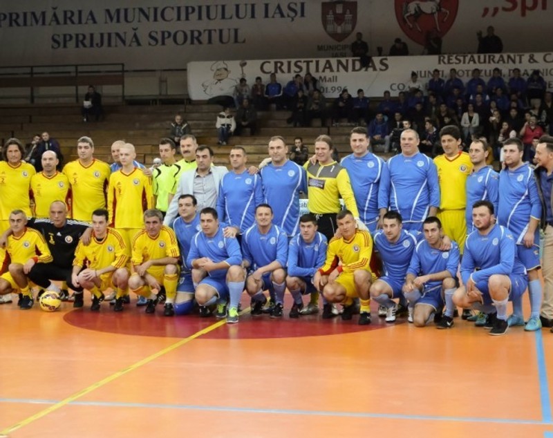FOTO&VIDEO / Foşti componenţi ai Generaţiei de Aur au participat la un meci caritabil