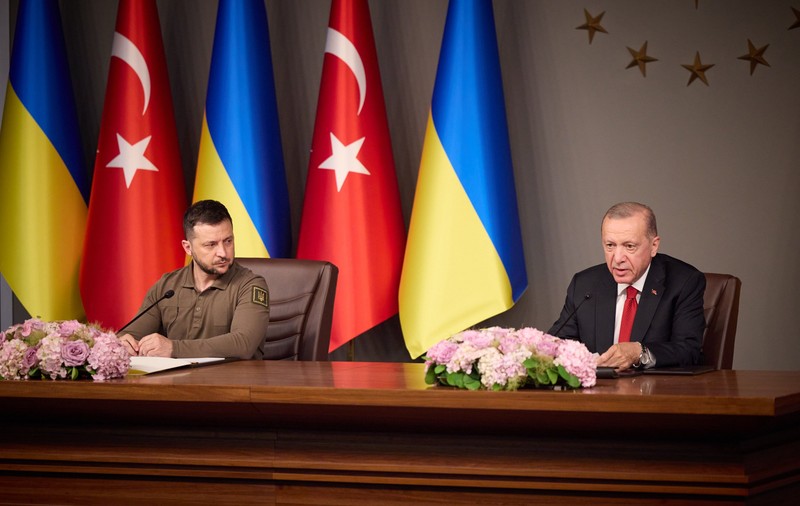 Zelenski merge vineri în Turcia pentru a se întâlni cu Erdogan. Liderul ucrainean încearcă relansarea coridorului cerealelor din Marea Neagră