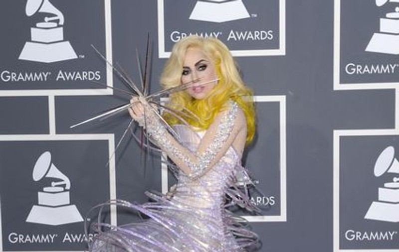 Lady GaGa a rămas cu buza umflată la Premiile Grammy