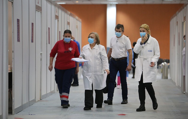 Prioritate la vaccinare anti-COVID pentru pacienții cu transplant sau cei aflați pe lista de așteptare. Care e procedura