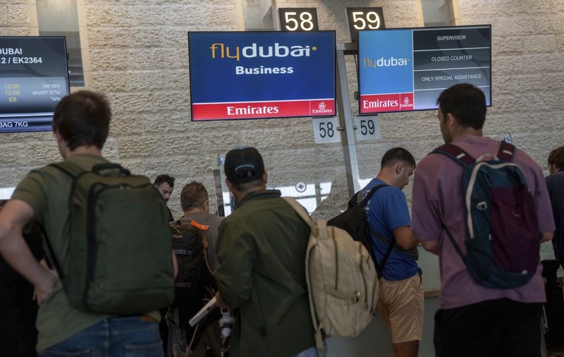 Un fotbalist de la Rapid și-a pus pașaportul în bagajul de cală și n-a putut să mai urce în avion, fiind lăsat de echipă pe aeroportul din Dubai