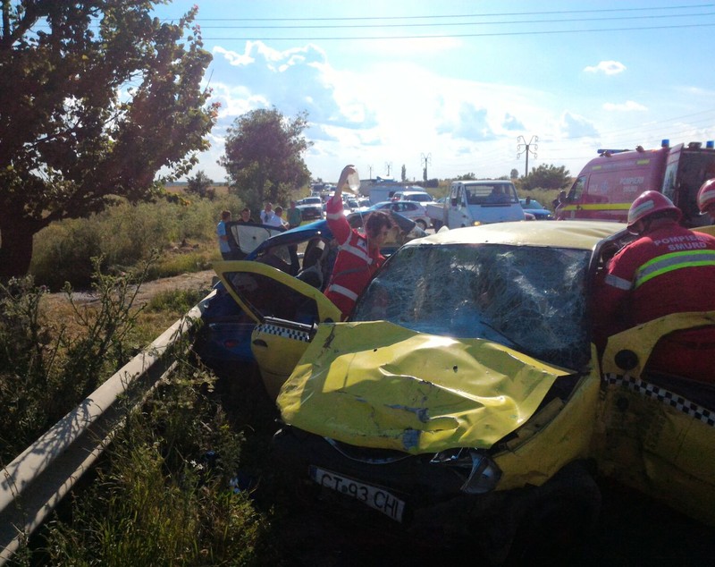 Accident soldat cu un mort și trei răniți în Constanța FOTO