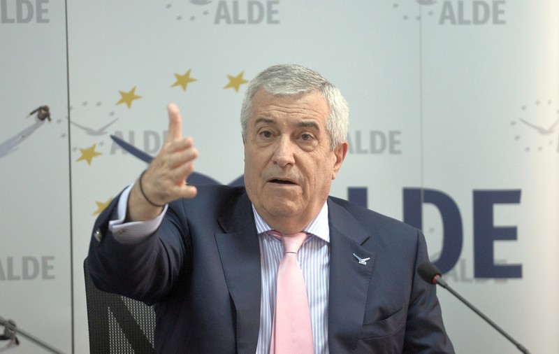 Călin Popescu-Tăriceanu, achitat în dosarul Microsoft, în care a fost acuzat că a luat mită 800.000 de dolari. Decizia nu e definitivă