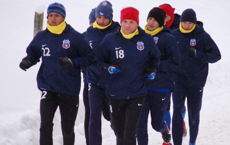 Fotbaliştii de la Steaua intră în «balon»!