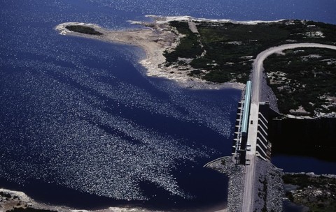 Megaproiectul hidroelectric James Bay din Canada a eliberat mercur natural în ape, otrăvind peștii și comunitățile indigene Cree. Foto: Getty Images