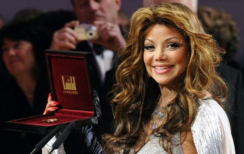 La Toya se iubeşte, în secret, cu managerul ei