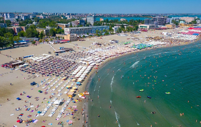 România, lăudată de francezi: „Berea costă mai puțin de 2 euro, pizza 5 euro. La 3 ore de Paris, plaje imaculate”