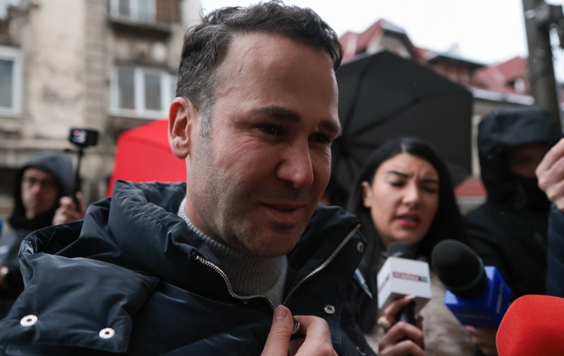 Robert Negoiță a plecat de la sediul DNA, după ore întregi de audieri. Primarul sectorului 3, plasat sub control judiciar