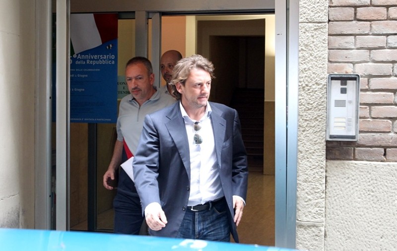 Plătit de mafia pariurilor, un portar le-a administrat somnifere colegilor