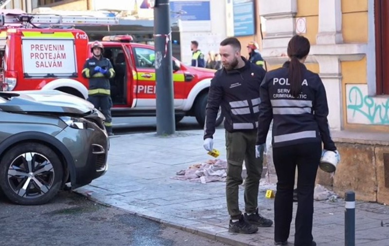 Un șofer din Cluj a lovit și ucis o femeie care mergea pe trotuar, după ce a fost proiectat de o altă mașină