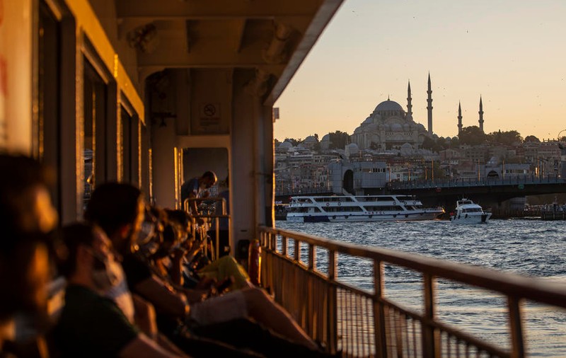 Istanbul interzice concertele şi festivalurile în aer liber din cauza creşterii cazurilor de coronavirus