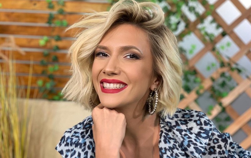 Adela Popescu revine la „Vorbește lumea” la aproape două luni de când a născut al treilea copil. „Din 30 august”