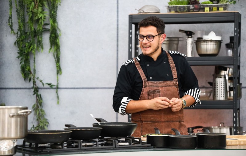 Ionuț Belei, câștigătorul sezonului 8 „Chefi la cuțite”, revine în emisiune: „Dacă chef-ul și profesorul sunt atât de buni, elevul mereu îi va învinge”