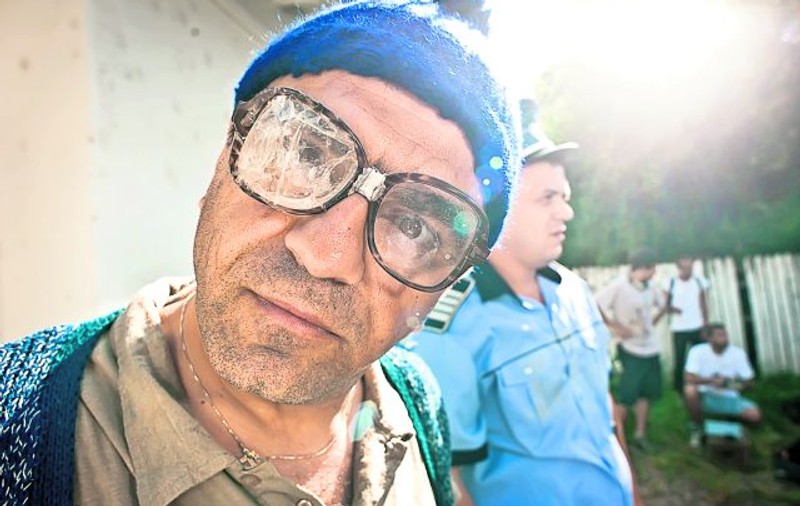 INTERVIU EXCLUSIV! Mihai Mărgineanu, interpretul lui Ardiles din «Las Fierbinţi», revine azi pe ecrane: «Mă doare capul de la ochelarii sparţi şi murdari»