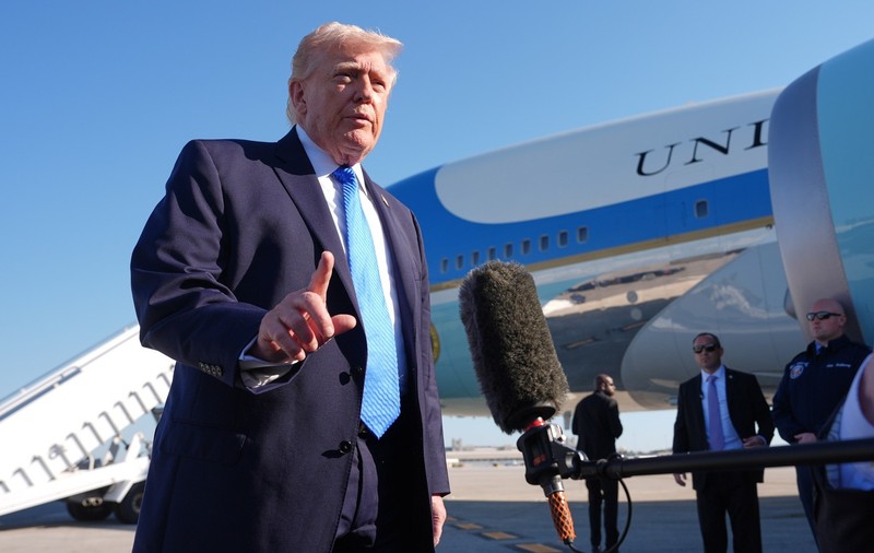 Donald Trump susține că are loc „o schimbare de regim” în Iran și negociază cu un „oficial de rang înalt”. Ce spune despre Mojtaba Khamenei