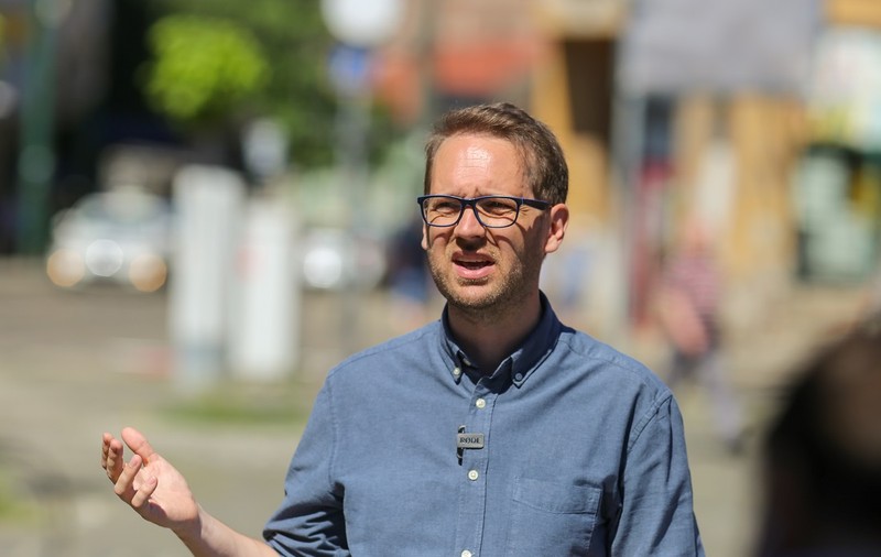 Dominic Fritz, ținut departe de primărie din cauza contestațiilor, la fel ca Nicușor Dan. O plângere vizează lipsa cetățeniei române