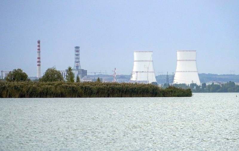 Ucraina a lansat o serie de atacuri cu drone în Rusia. Incendii la o centrală nucleară şi la un terminal petrolier