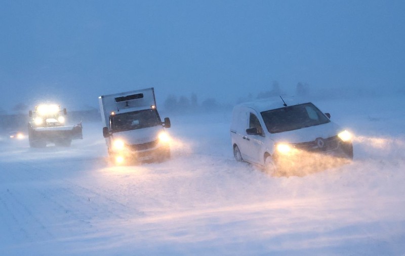 Furtuna Goretti a adus temperaturi de -20 de grade Celsius, zăpadă și avertizări meteo de cod roșu. Sute de mii de oameni, obligați să stea în case, fără curent