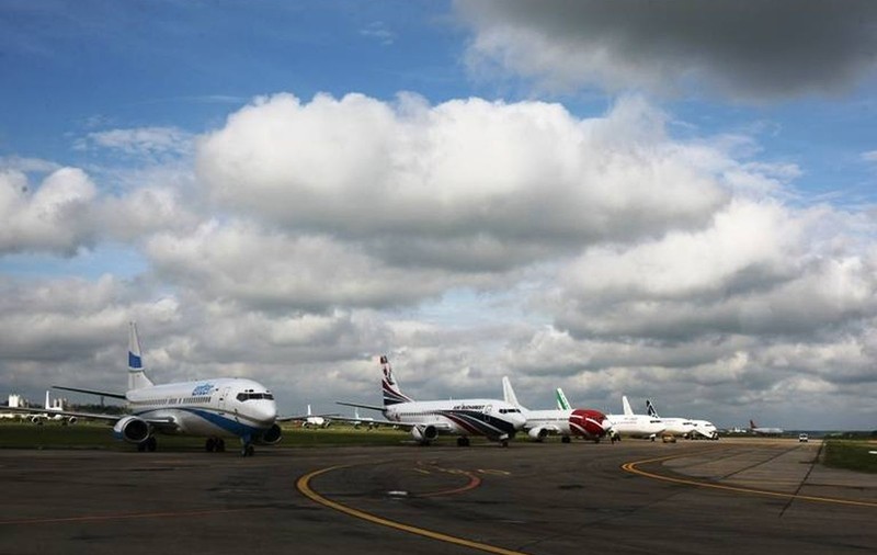 MĂSURI pentru CONTRACARAREA EBOLA pe AEROPORTUL din PRAGA!