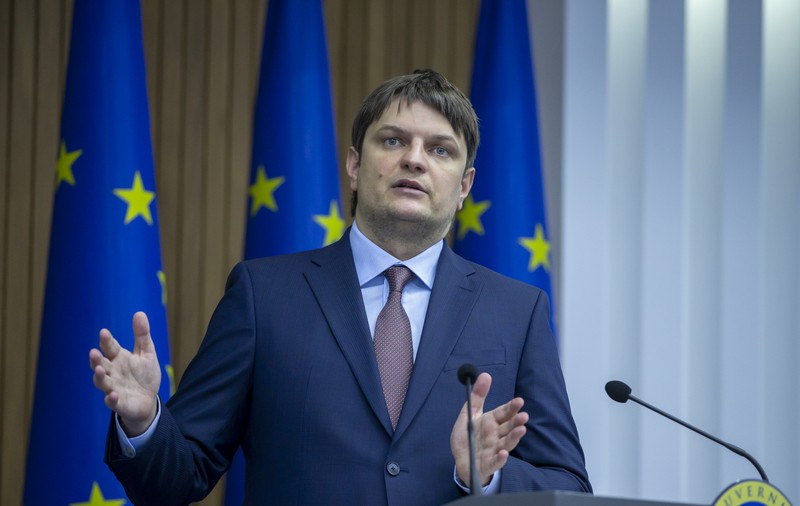 Fostul vicepremier moldovean Andrei Spînu, amenințat agresiv în fața casei de o persoană mascată