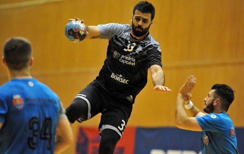CSM București - Dukla Praga 30-25, în Cupa Challenge la handbal masculin.  ”Tigrii” s-au calificat în sferturi