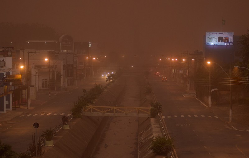 Imagini apocaliptice în Brazilia. Mai multe orașe, înghițite de un nor de praf uriaș