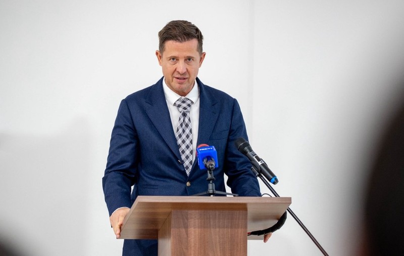 Studiile liberalului Hubert Thuma: opt clase recunoscute de statul român. Răspunsul CNRED referitor la cursurile din străinătate. „Am greșit cu CV-ul”