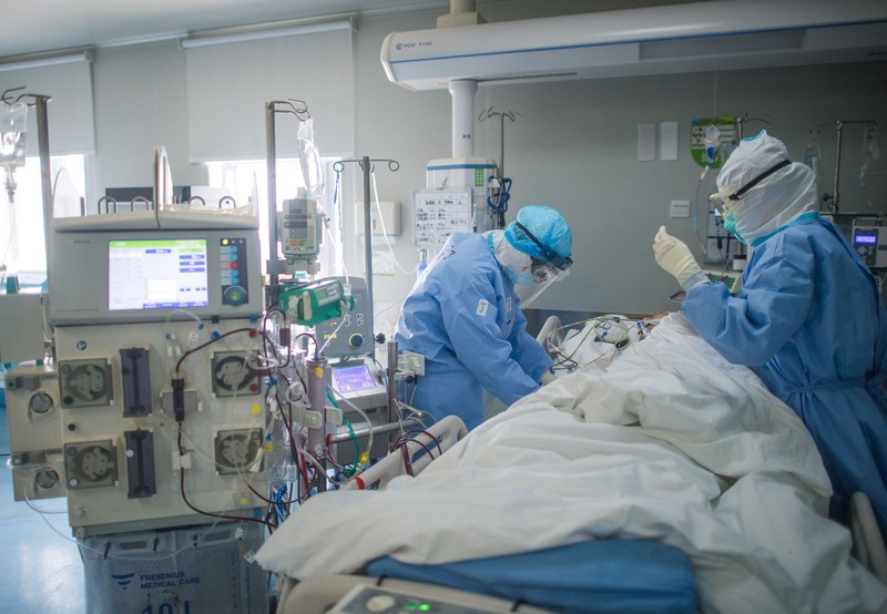 Pacienții cu COVID care fac forme grave și au nevoie de ventilare mecanică dezvoltă probleme renale / Foto: Hepta