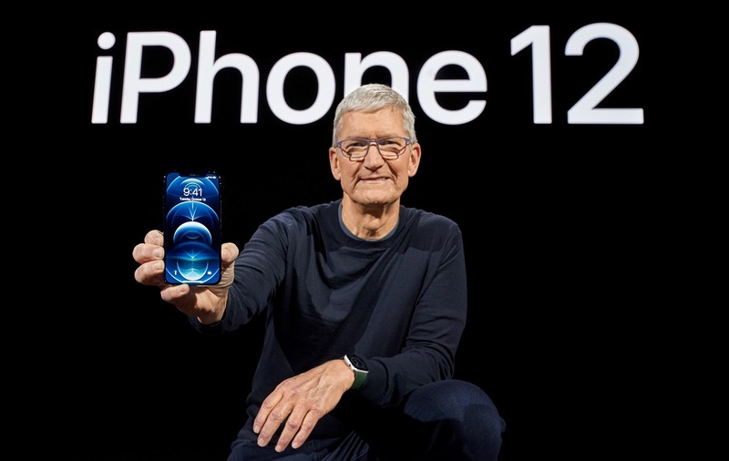 Lansarea cu întârziere a noilor iPhone-uri a ras 100 de miliarde de dolari din valoarea Apple